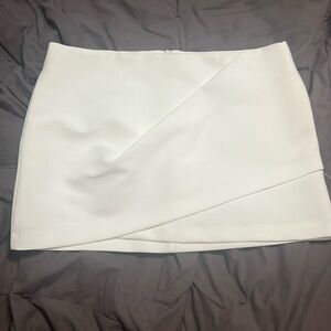 White mini skirt from Zara